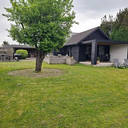 Holiday home Near Sea In